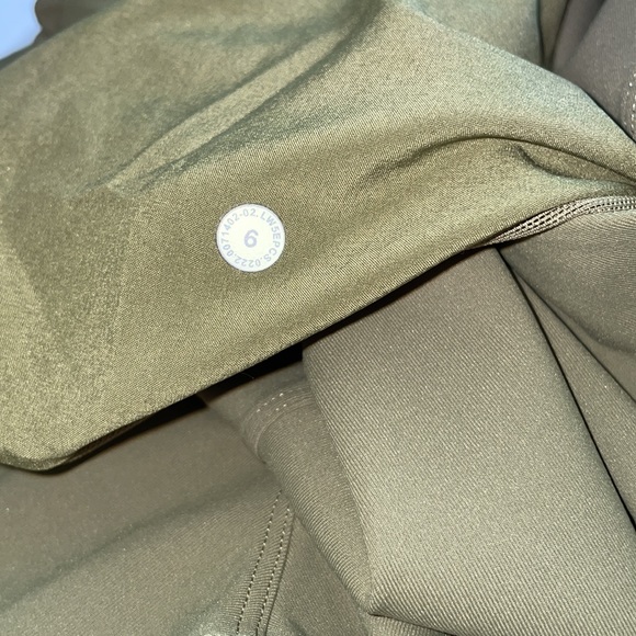 Lululemon Stretch HR Pant 25” Size 6 - Picture 5 of 5